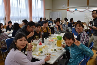 みんなで会食